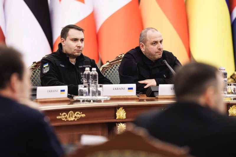Украинската делегация замина за Абу Даби за преговорите с Русия и САЩ