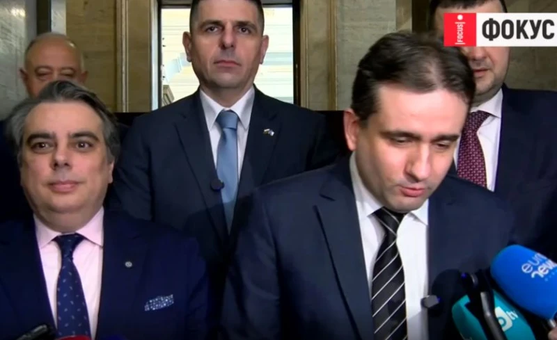 Асен Василев: Календарът показва, че 19 април е най-бързата възможна дата за избори