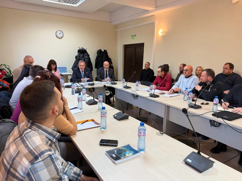 Гуцанов провери напредъка на ремонтите на домовете за стари хора и изграждането на нови 250 социални услуги