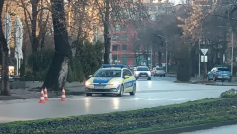 60-годишна жена е блъсната в центъра на Пловдив, откарана е в болница