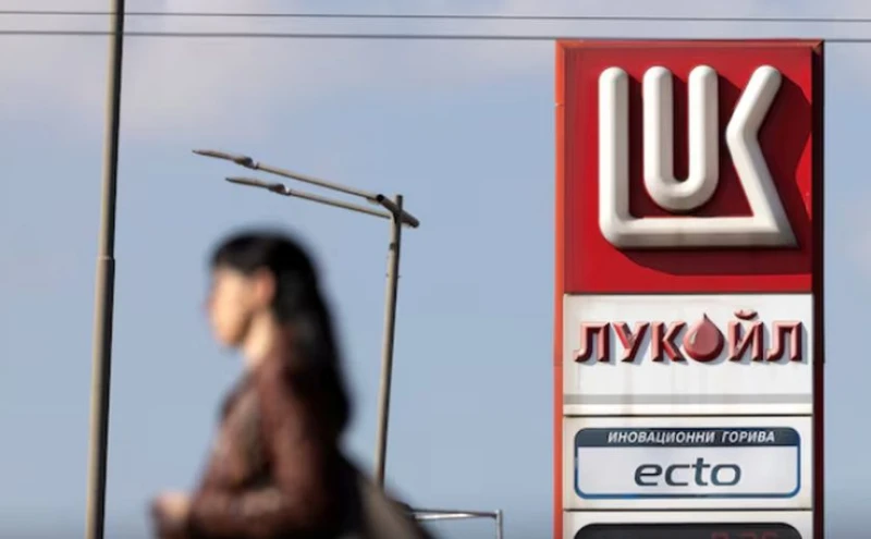 Въпреки Carlyle: "Лукойл" преговаря с поне 2 други компании за продажбата на чуждестранните си активи