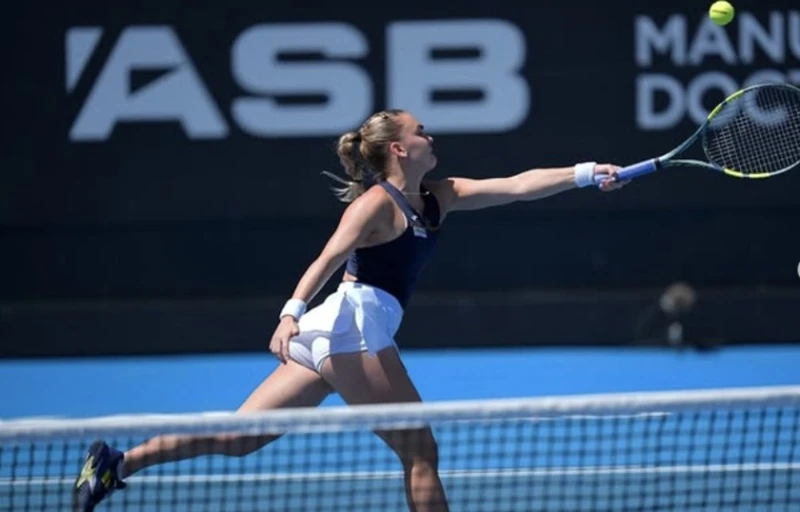 Kвалификантка спечели титлата на турнир от сериите WTA 500 в Абу Даби