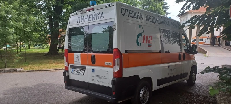 Млад мъж пострада при катастрофа край Бобов дол