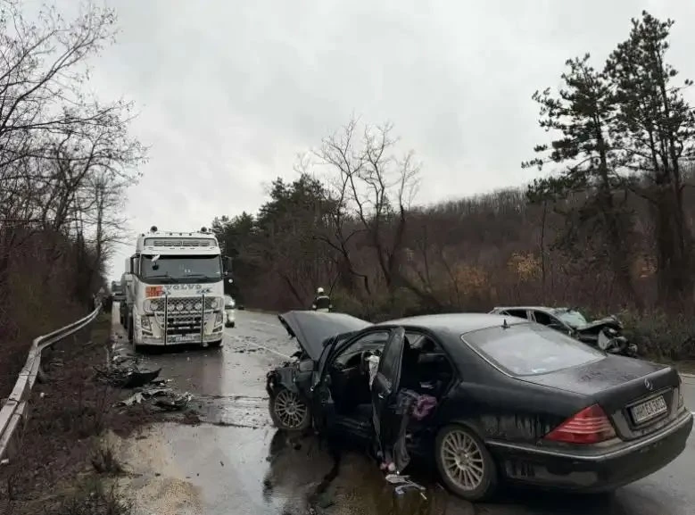 "Задържане под стража" за водач, причинил смъртта на човек при тежката катастрофа на пътя Враца - Монтана