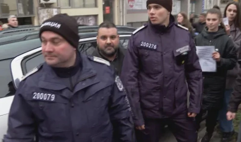 Напрежение в Сливен: Жена обвинява бащата на 5-годишното си дете в блудство