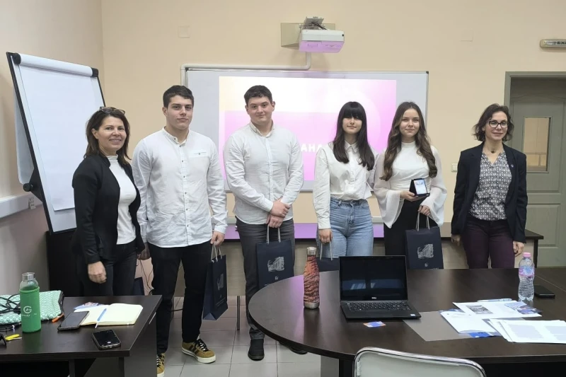 Русенският университет организира финала на националната купа по финансова грамотност за ученици