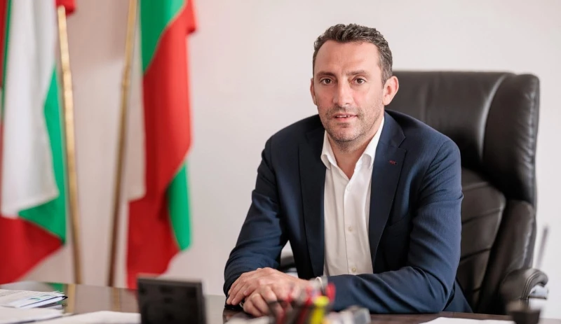 Министър Пешев за успеха на биатлонистката Лора Христова: Изключителен успех за България