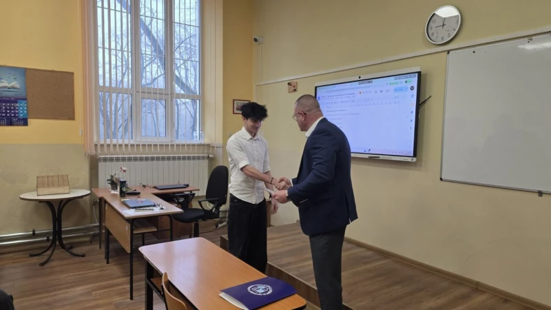 Ученик от Русе бе отличен за проявена честност и гражданска доблест