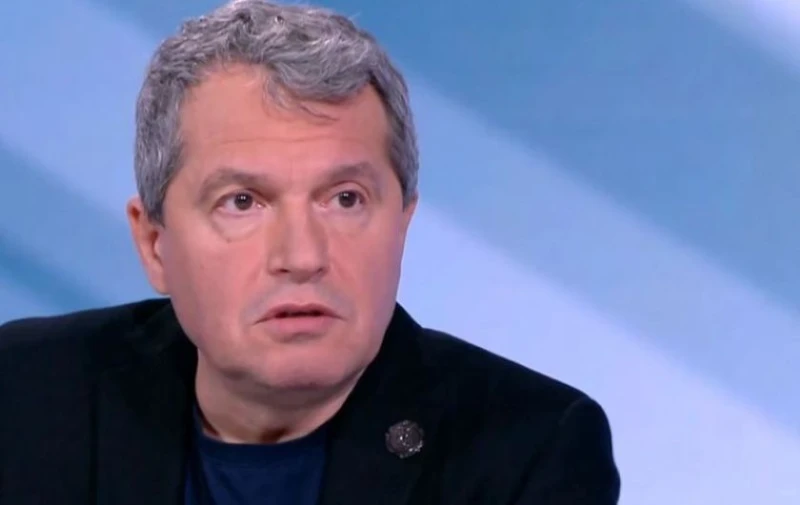 Тошко Йорданов към Кирил Петков: Вместо да седи засрамено в ъгъла, пише в интернет