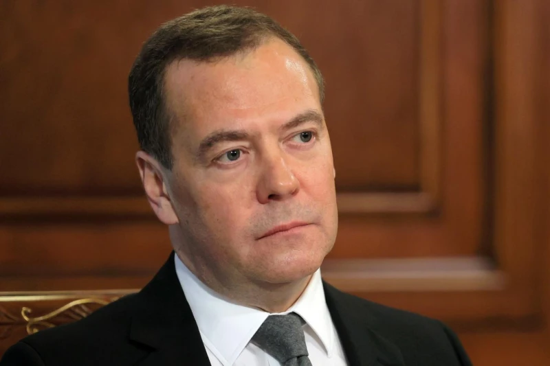 Медведев: Зеленски си живее живота, докато продължава да унищожава Украйна