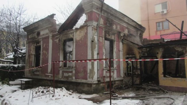 Пожар изпепели къща в Русе