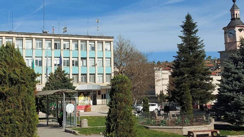 Граждани настояват Общинският съвет в Бяла да преразгледа цените на транспорта