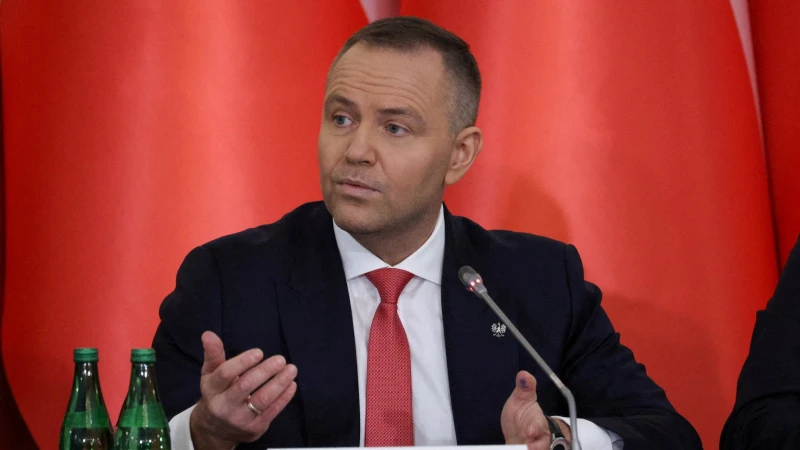 Навроцки: Полша трябва да има собствена ядрена програма
