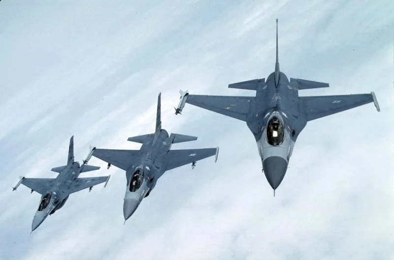 Ветерани от САЩ и Холандия пазят небето над Киев с F-16