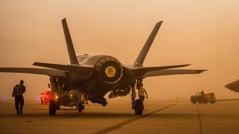Axios: САЩ са разположили над 50 изтребителя F-35, F-22 и F-16 в Близкия изток