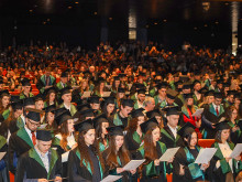 69% от завършилите студенти в МУ-София тази година искат да останат в България