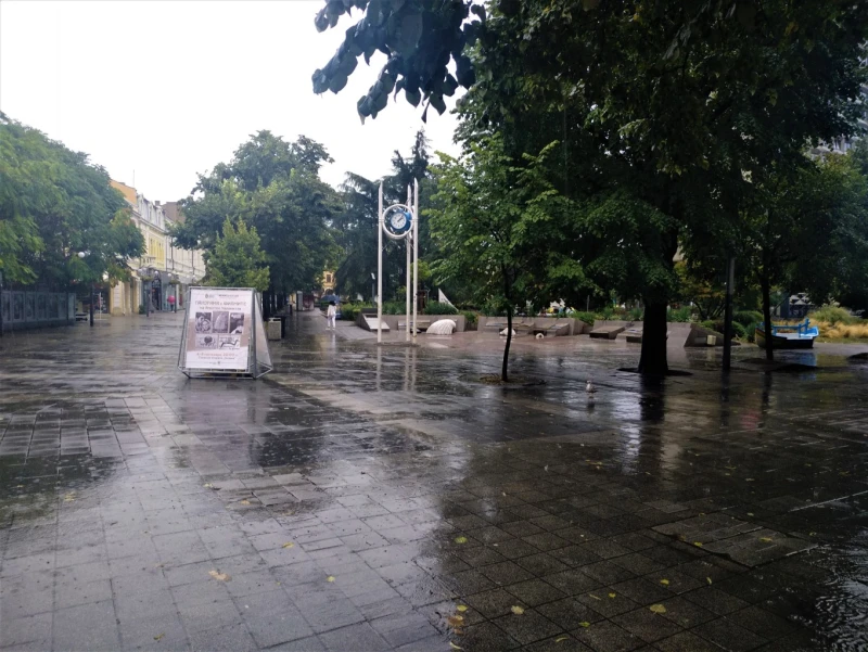 Бургаско след валежите: Ограничение на движението на няколко места след 65 л/кв. м.