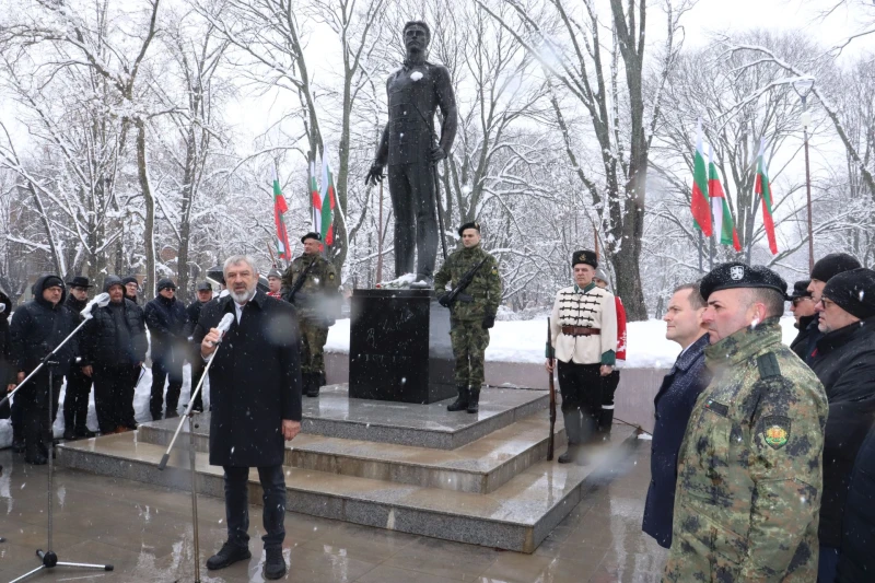 Русенци тържествено почетоха паметта на Васил Левски