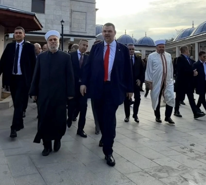 Пеевски поздрави мюсюлманите за Рамазан