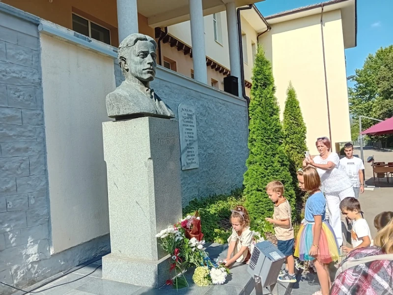 Със състезание "Лъвски скок", факелно шествие и почетен караул Смолян отдава почит към Васил Левски