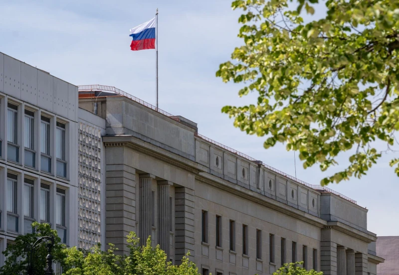 Мъж беше обвинен в опит да продаде данни на НАТО на руското посолство в Лисабон