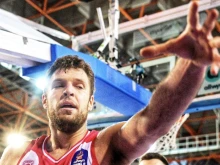 Олимпиакос и Александър Везенков са финалисти за Купата на Гърция