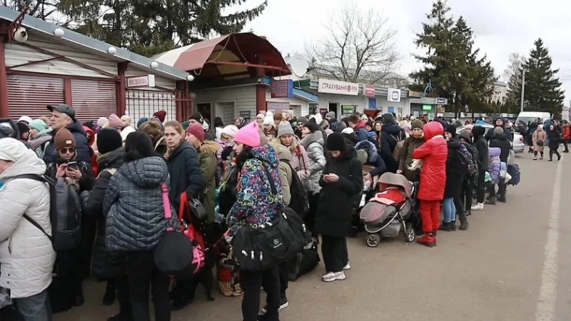 Полша ограничава помощите за украински бежанци