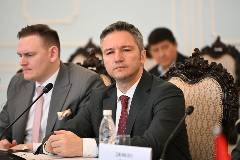Вигенин към президента на Киргизстан: Партньорството с ЕС създава нови възможности