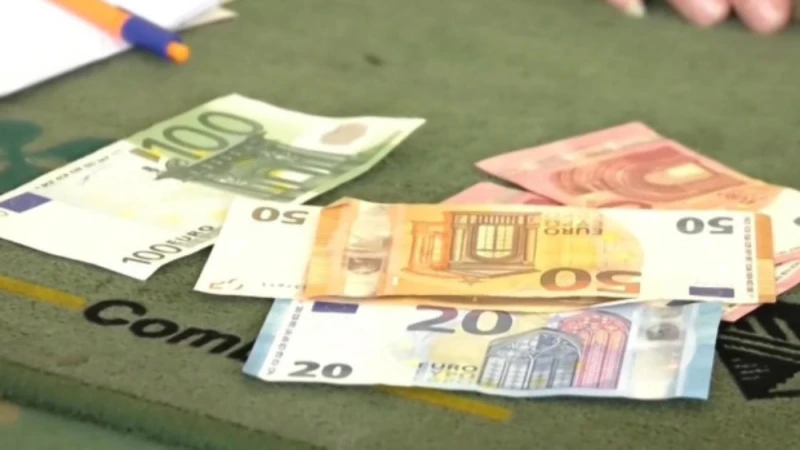 Разликата в нетните доходи между публичния и частния сектор достига средно 526 лв.