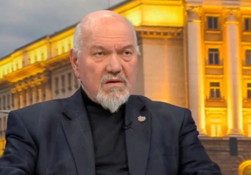 Политологът Александър Маринов: Най-големият проблем на този кабинет е, че гледа към миналото