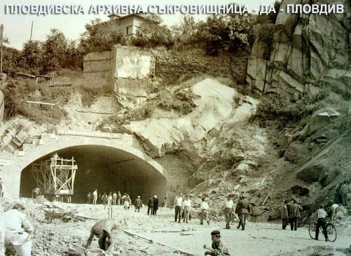 Спомени и факти за тунела под Античния театър