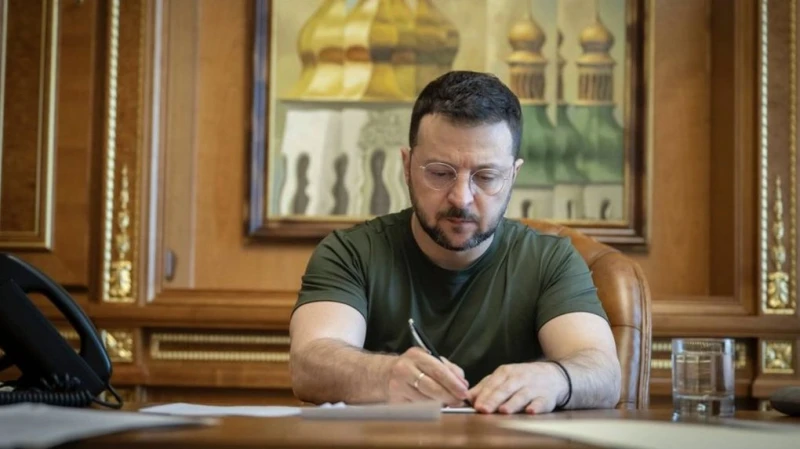 Украйна наложи нови санкции срещу компании, обслужващи руския военно-промишлен комплекс