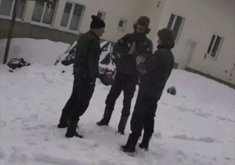 Генерал: Там има скъп дрон с термокамери - или търсят хора, или бягат от хора