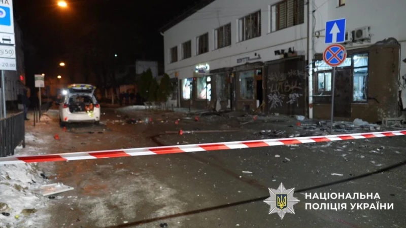 Полицайка е убита при терористична атака в Лвов, 24 души са ранени