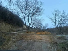 Свлачище скъса колектор за отпадни води край Варна