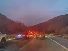 Полицията във Варна с предупреждение: Опасни дупки на АМ "Хемус" предизвикват инциденти край Девня