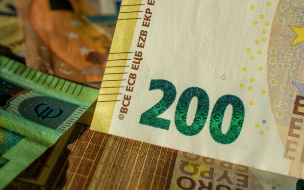 Опит за прокарване на фалшива банкнота от 200 евро е