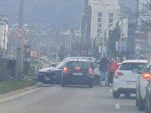 Катастрофа затрудни движението по ключов столичен булевард