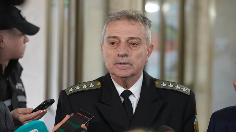Адмирал Емил Ефтимов: Американски военни самолети не са летели, докато летище "Васил Левски" - София беше затворено