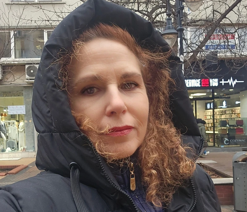 Панделиева: Доживях да си купя зимно яке за 11 евро от магазин на най-скъпата улица в България