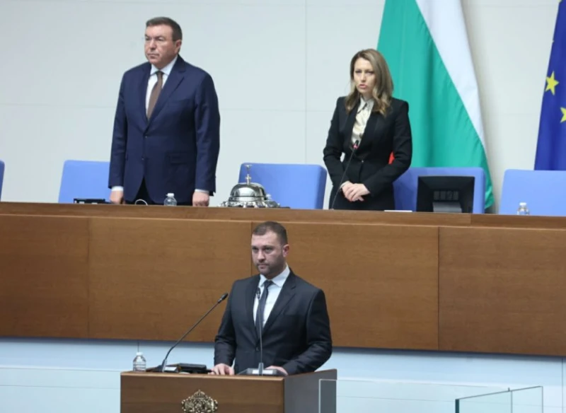 Едис Даудов се закле като депутат от АПС и малко по-късно напусна парламентарната група