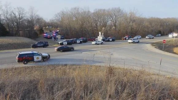 Въоръжен мъж уби двама полицаи и рани други двама в САЩ