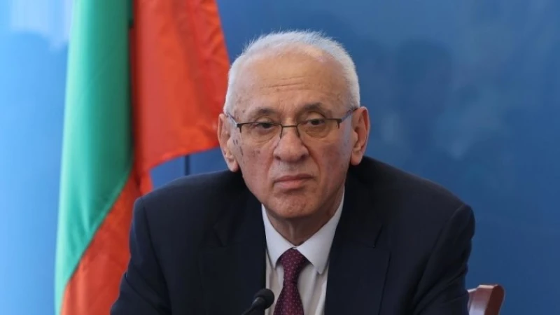 Силви Кирилов отхвърли твърденията за десетократно завишени цени при обществената поръчка за скринингови тестове