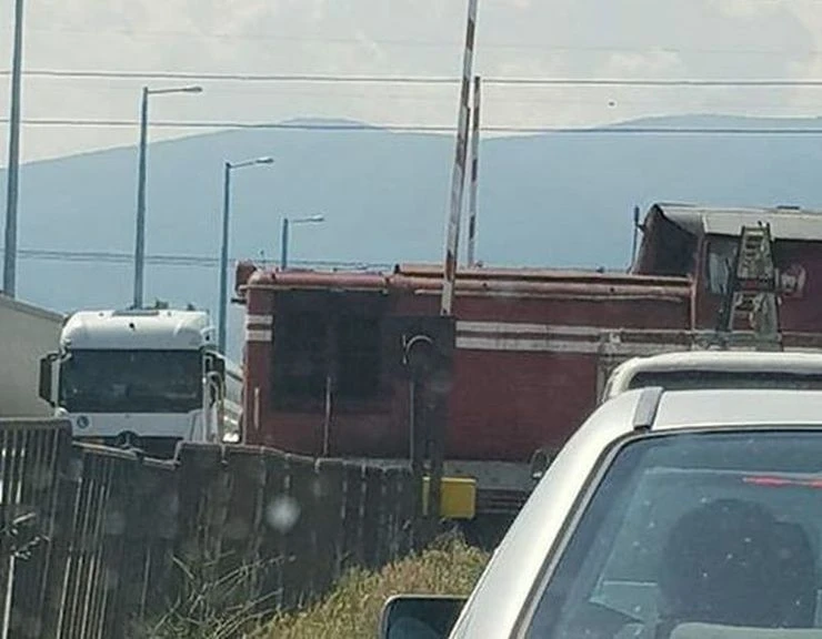 Влак блъсна фатално човек в Пловдив