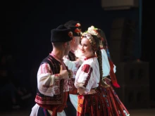 Втората фестивална вечер на "От Добруджа до Пирин" събра на една сцена северняшката песен и пиринския ритъм в зала "Яворов"