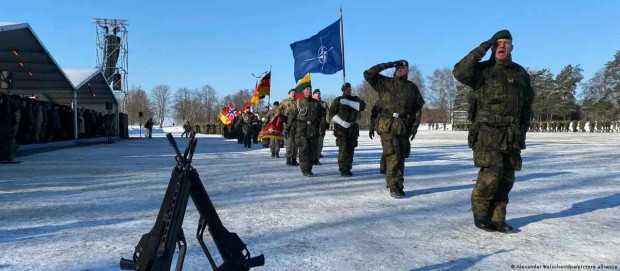 Германският парламент гласува да предостави на въоръжените сили по широки правомощия