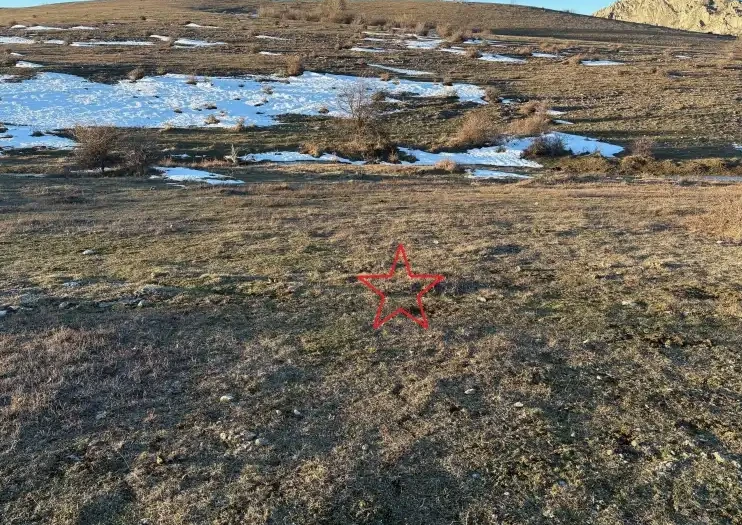 Нови, още по-мистериозни подробности, изплуваха покрай смъртта на тримата на Околчица