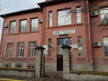 Ремонтират основно училището в село Русокастро