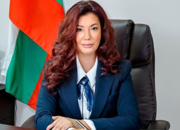 Със заповед на министъра на здравеопазването от длъжността За