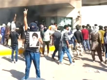 В Пакистан протестиращи подпалиха Генералното консулство на САЩ, 10 души загинаха